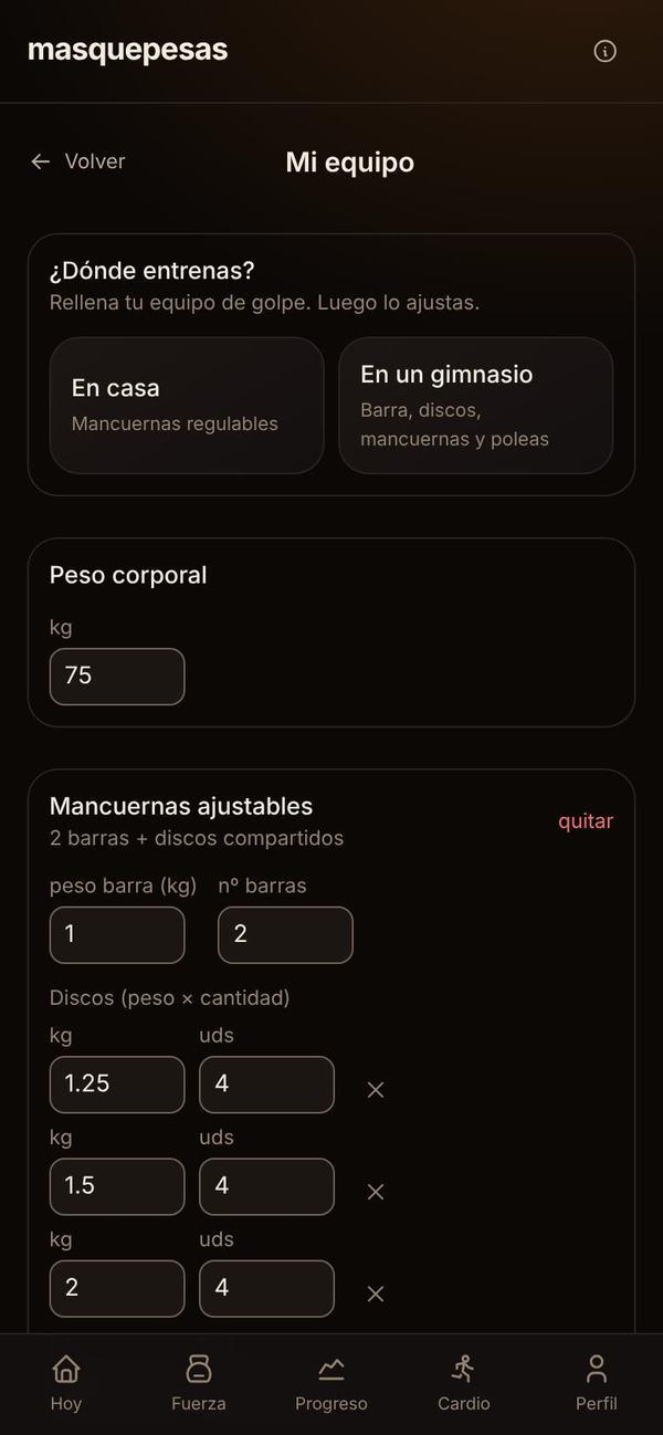 Pantalla Mi equipo: entrenar en casa o en gimnasio, peso corporal y mancuernas ajustables con sus discos